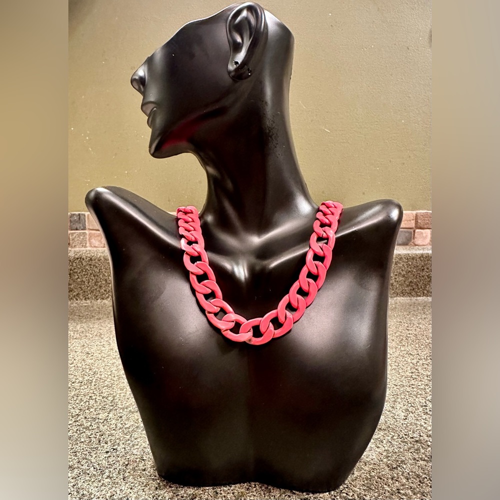 “Shakira” Coral pink enamel curb chain necklace from BAR
